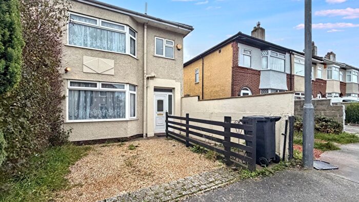 4 Bedroom Property To Rent In Whiteway Road, Bristol, BS5