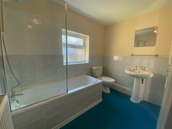 5 Bedroom House To Rent In St Helens Avenue, Brynmill, Swansea, SA1