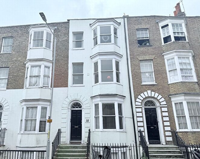 1 Bedroom Flat To Rent In Union Crescent, Margate, CT9