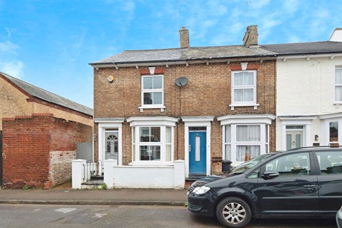 2 Bedroom End Terrace House For Sale In Dudley Street, Leighton Buzzard, LU7