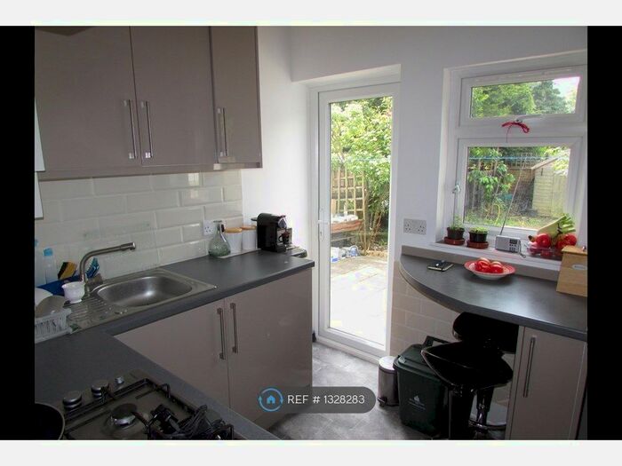 1 Bedroom Flat To Rent In Pinner Road, Pinner HA5