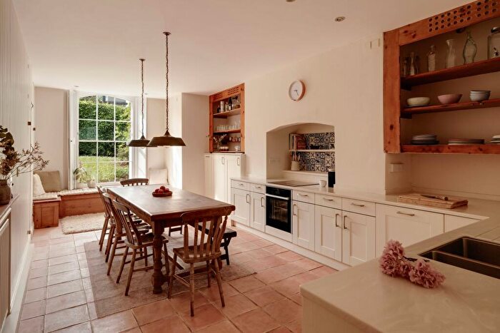 3 Bedroom Flat For Sale In Cotham Road, Bristol, BS6