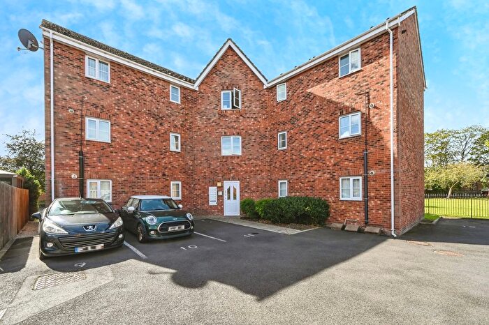 2 Bedroom Flat For Sale In Barley Mere Close, Newton-Le-Willows, Merseyside, WA12