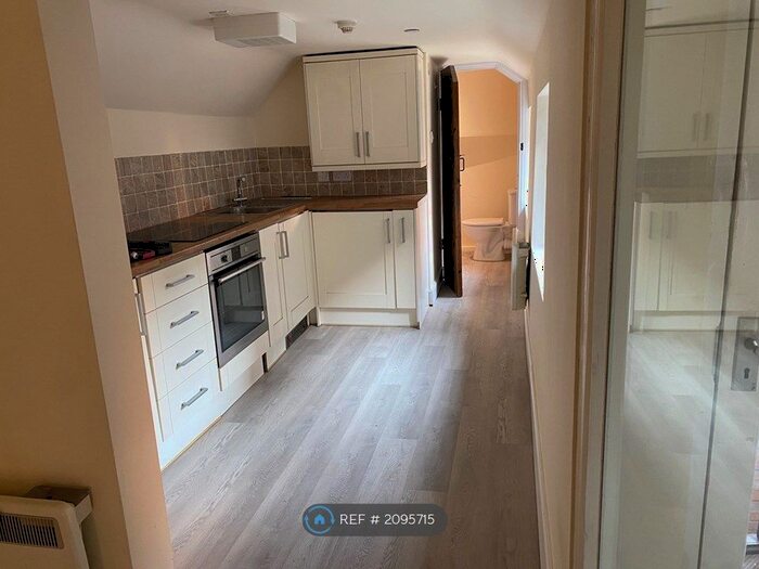 1 Bedroom Flat To Rent In High Street, Dorking, RH4