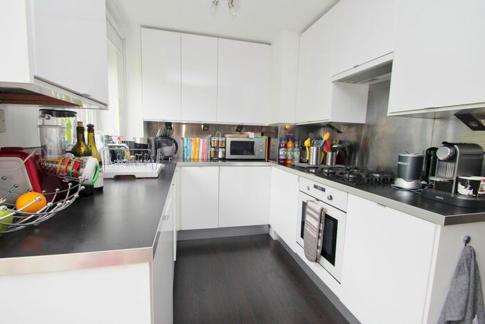2 Bedroom Flat To Rent In Ewell Road, Surbiton, KT6