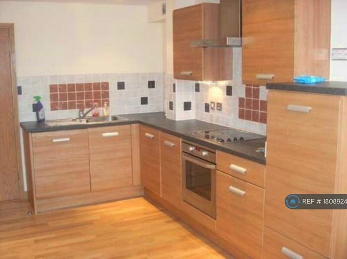 1 Bedroom Flat To Rent In Byron Halls, Bradford, BD3