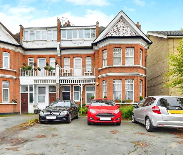 2 Bedroom Flat To Rent In Ballards Lane, Finchley, N3