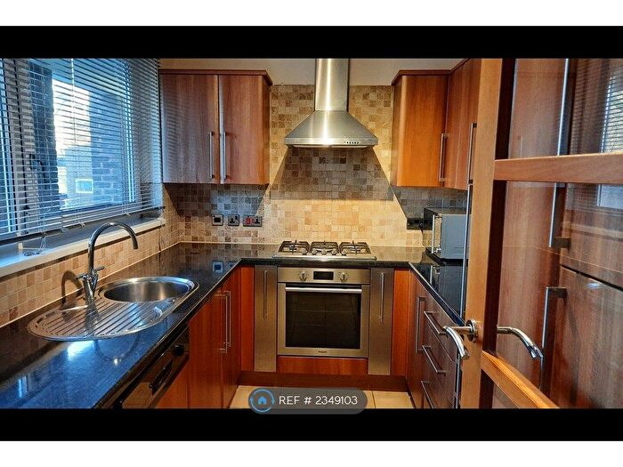 1 Bedroom Flat To Rent In Arnal Crescent, Southfields, SW18