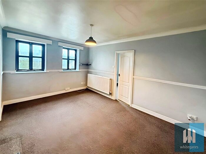 1 Bedroom Flat To Rent In Tunnel Street, Netherton, Huddersfield, West Yorkshire, HD4