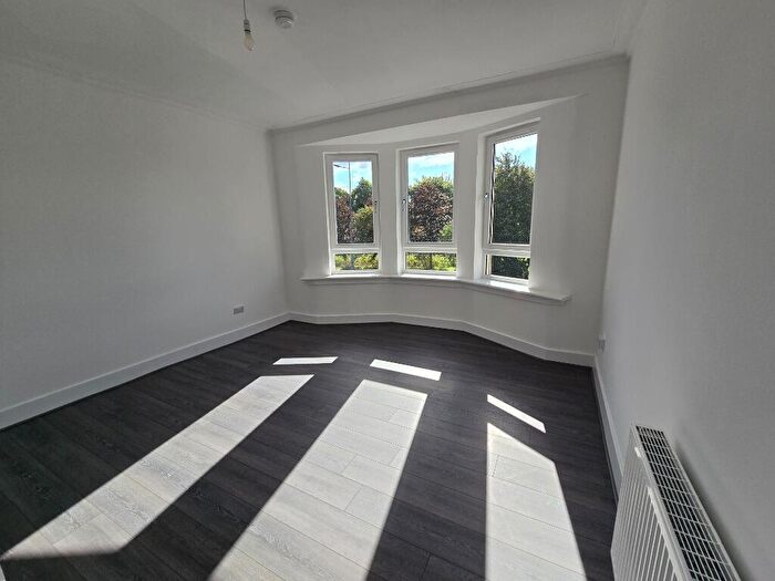2 Bedroom Flat To Rent In Cumbernauld Road, Millerston, Glasgow, G33