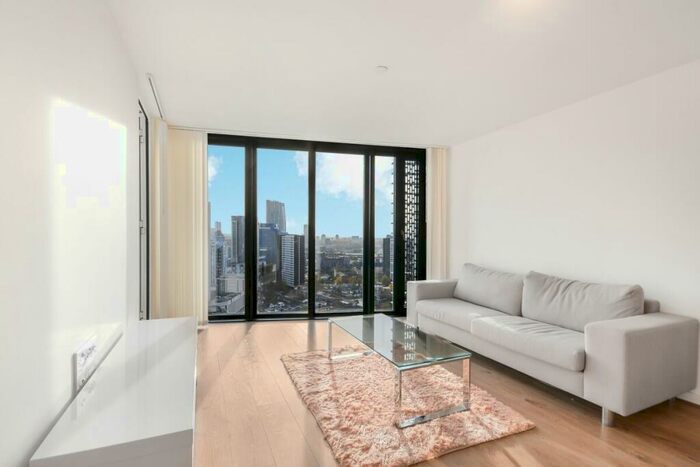 2 Bedroom Apartment To Rent In Unex Tower, Stratford, E15