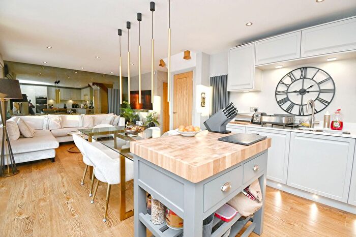 4 Bedroom Detached House For Sale In Mill Rise, Worsbrough, Barnsley, S70