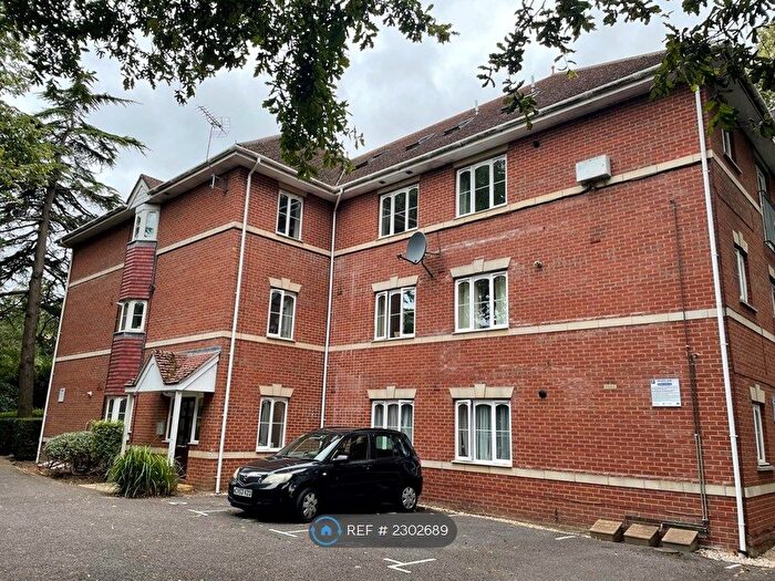 2 Bedroom Flat To Rent In St. Thomas Court, Bournemouth, BH8