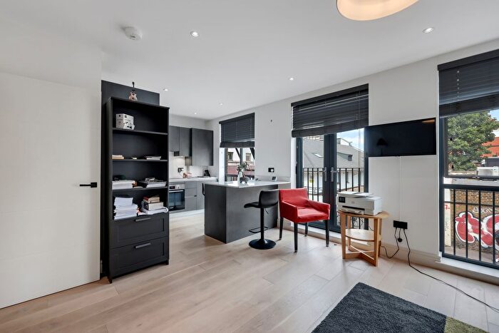 1 Bedroom Flat To Rent In Squirries Street, London, E2