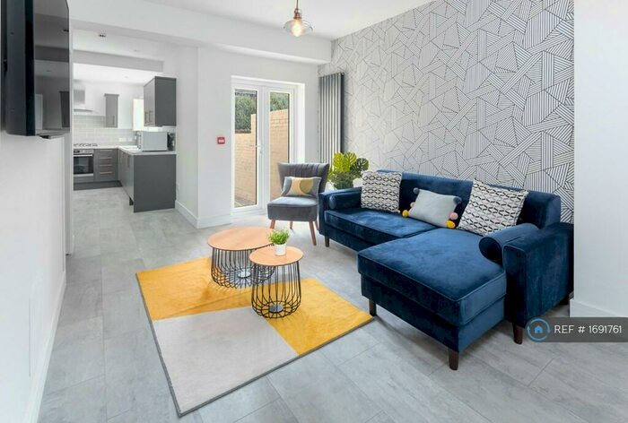 6 Bedroom Terraced House To Rent In Dial Street, Liverpool, L7