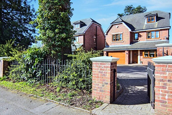 5 Bedroom Detached House For Sale In Kenilworth Road, Balsall Common, CV7