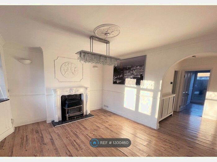 4 Bedroom Terraced House To Rent In Corporation Avenue, Hounslow, London TW4