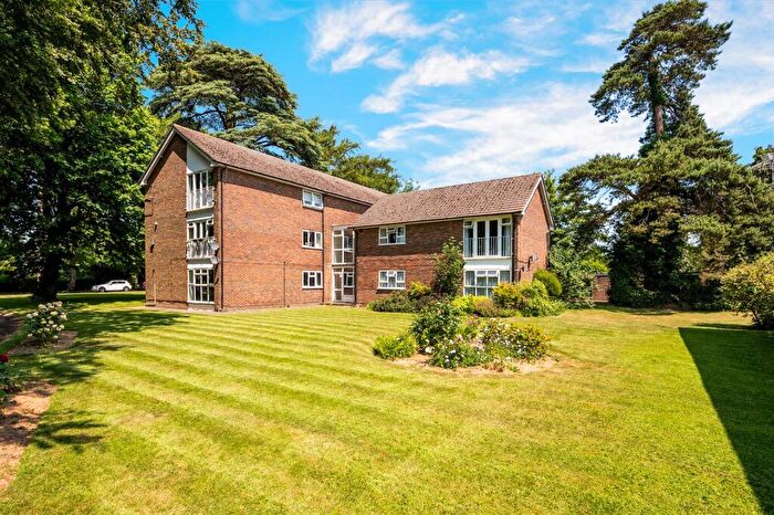 2 Bedroom Apartment To Rent In Courtlands Crescent, Banstead, SM7