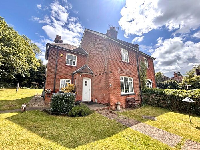 3 Bedroom Semi-Detached House To Rent In Bury Cottages, Stevenage, SG1