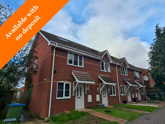 3 Bedroom End Of Terrace House To Rent In Crabwood Road, Southampton, SO16