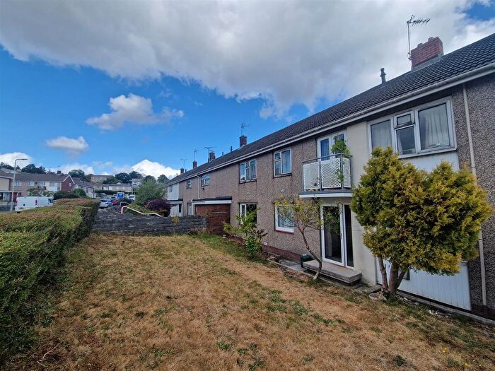 3 Bedroom Flat To Rent In Maes Y Gollen, Derwen Fawr, Sketty, Swansea, SA2