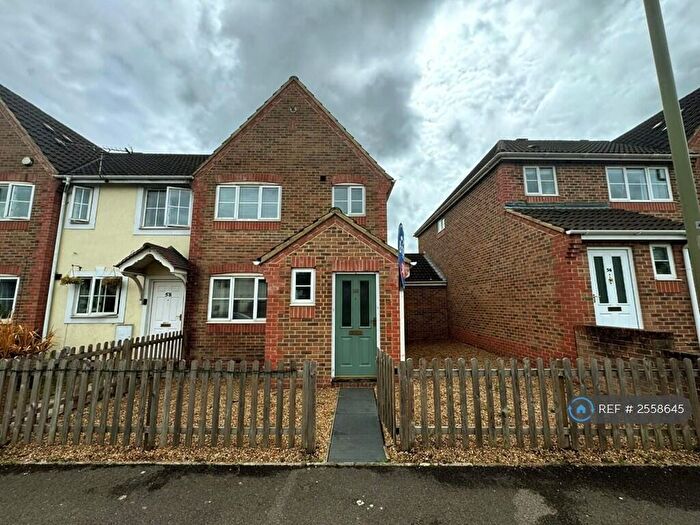 3 Bedroom Semi-Detached House To Rent In Redan Road, Aldershot, GU12