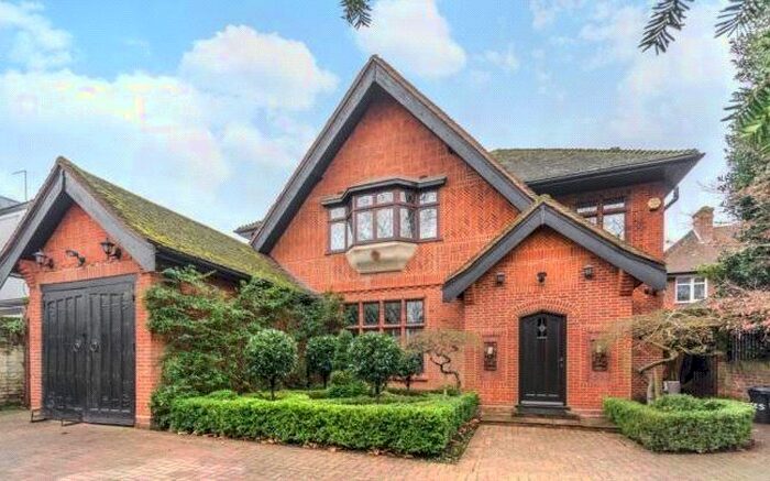 4 Bedroom Detached House To Rent In Princes Way, London, SW19