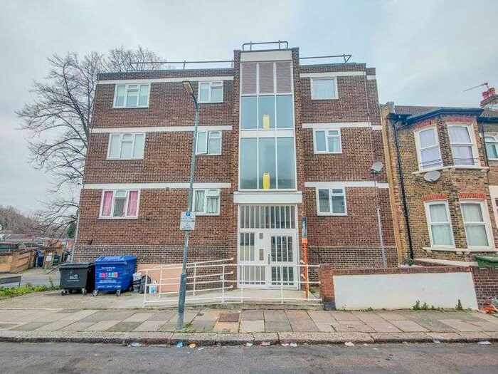 1 Bedroom Property To Rent In Elmdene Road, Woolwich, SE18