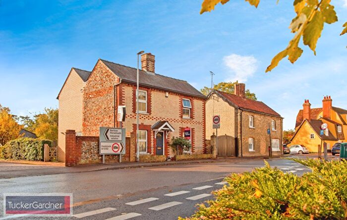 3 Bedroom Link Detached House To Rent In High Street, Cambridge, CB21