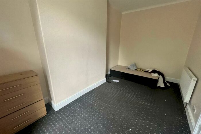 2 Bedroom Terraced House For Sale In Whitegate Road, Newsome, Huddersfield, HD4