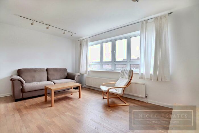 1 Bedroom Apartment To Rent In Torrington Park, North Finchley, London, N12