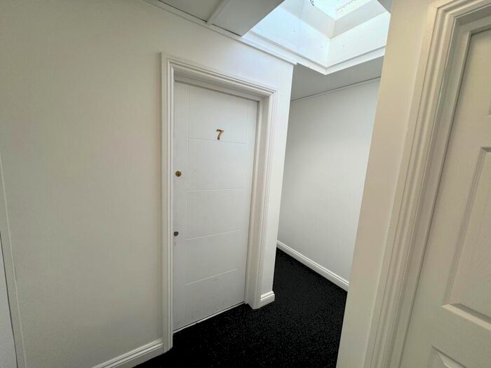 2 Bedroom Flat To Rent In Adeline Road, Bournemouth, BH5