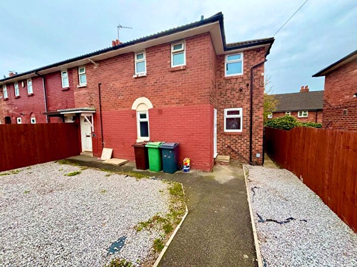 3 Bedroom Semi Detached House To Rent In Wykebeck Street, Leeds, LS9