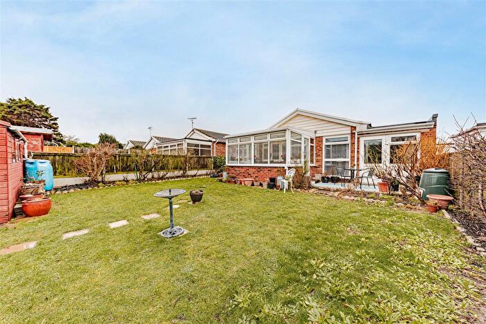 3 Bedroom Bungalow For Sale In Ashurst Gardens, Cliftonville, Margate, CT9