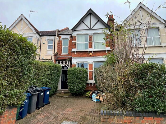2 Bedroom Flat To Rent In Colney Hatch Lane, London N10