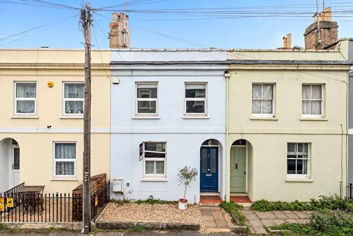 2 Bedroom Town House For Sale In St Lukes Road, Cheltenham, GL53
