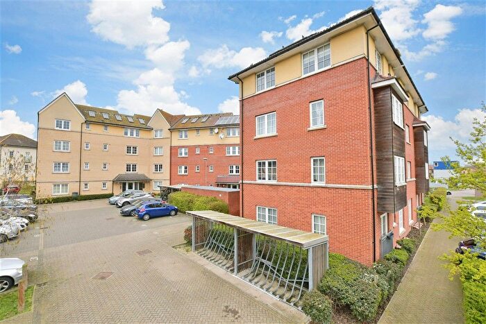 2 Bedroom Flat For Sale In Herschell Court, Basildon, Essex, SS14