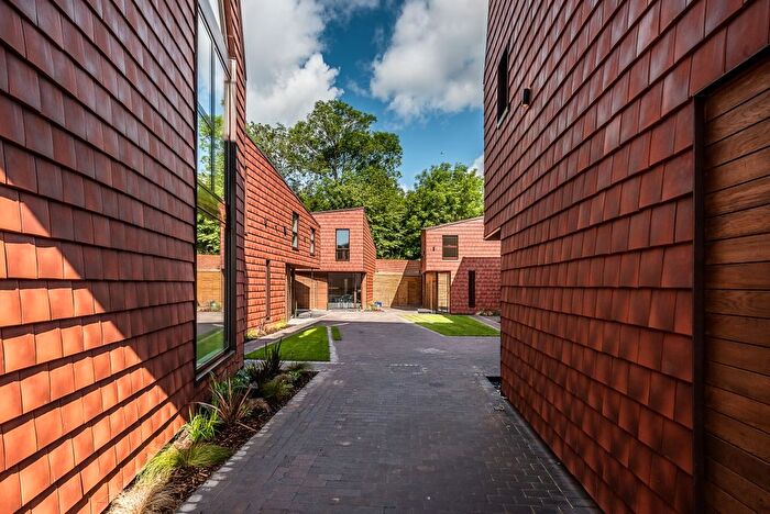 2 Bedroom Flat To Rent In Beadnell Road, London, SE23