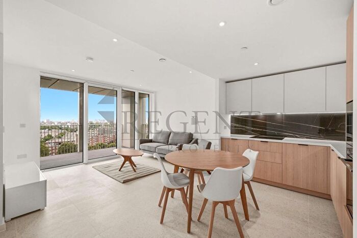 2 Bedroom Flat To Rent In Bouchon Point, Cendal Crescent, E1