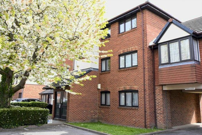 2 Bedroom Flat To Rent In Trinity Road, Gravesend, DA12