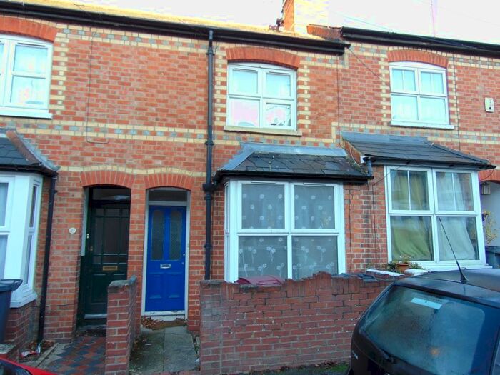 3 Bedroom Town House To Rent In Brighton Road, Reading, Berkshire, RG6