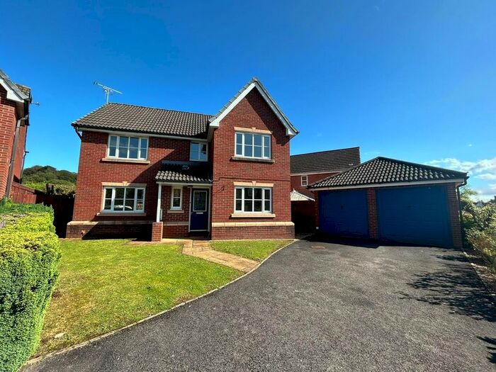 4 Bedroom Detached House To Rent In Camellia Avenue, Rogerstone, Newport, NP10