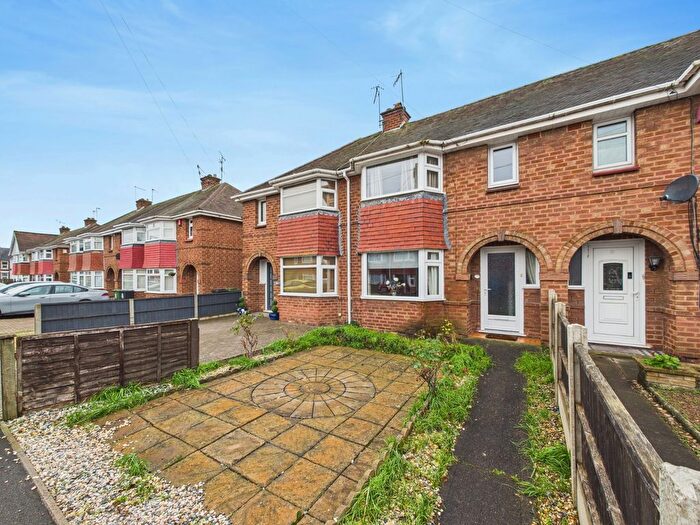3 Bedroom Terraced House For Sale In Graham Road, Worcester, Worcestershire, WR2