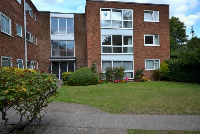 2 Bedroom Flat To Rent In Flat 4, 14 Grandfield Avenue, Nascot Wood, Watford WD17