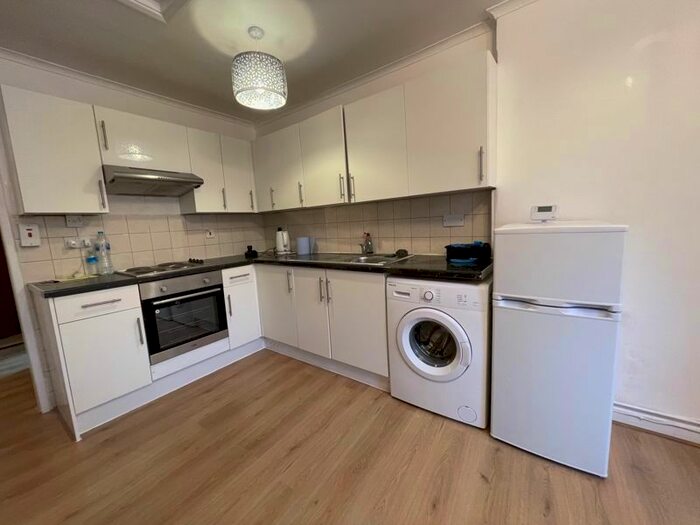 1 Bedroom Flat To Rent In Station Road, Uxbridge, UB8