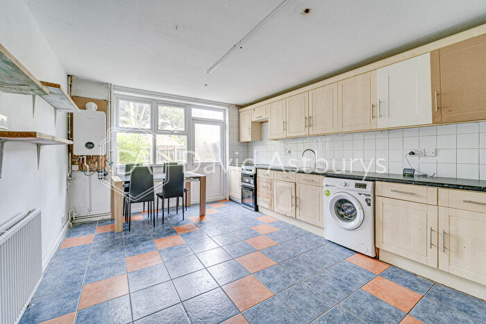 4 Bedroom Terraced House To Rent In Solway Close, Hackney, London, E8