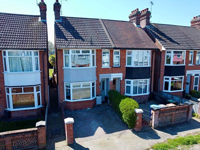 3 Bedroom Semi Detached House For Sale In Locarno Road, Ipswich, IP3