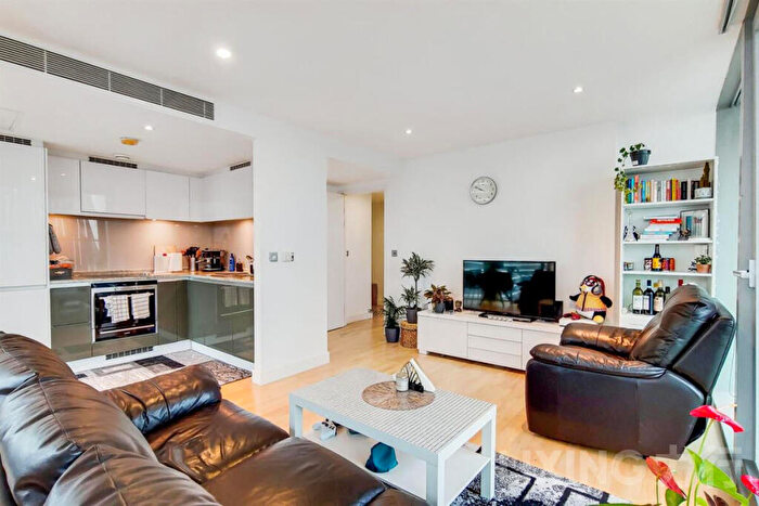 2 Bedroom Apartment For Sale In Landmark East Tower, Marsh Wall, Canary Wharf, E14