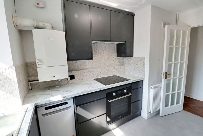 2 Bedroom Flat To Rent In Wolsey Court, London Road, BR1