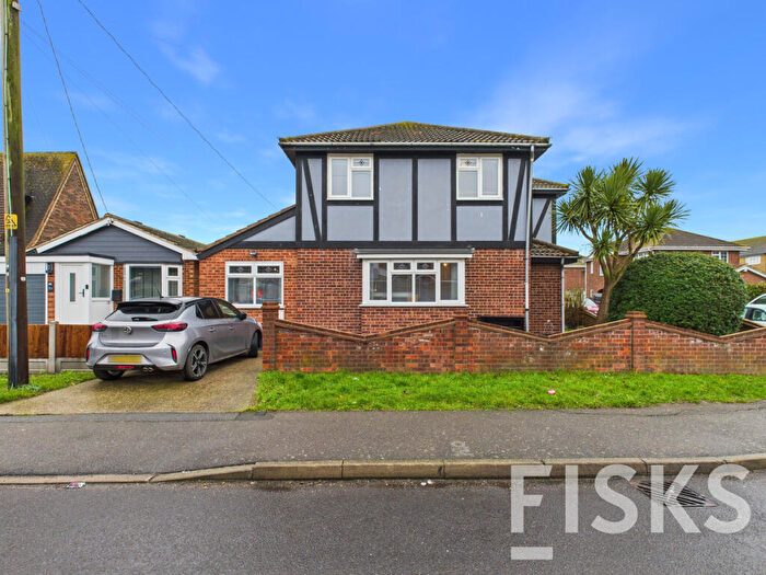 4 Bedroom Detached House For Sale In Whiteways, Canvey Island, SS8